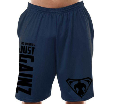 Μοντέρνα ανδρικά σορτς με εφαρμογή και επιγραφή