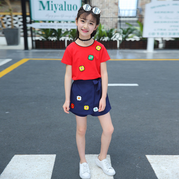 Modern gyerek szett kétrészes nadrágból és blúzból