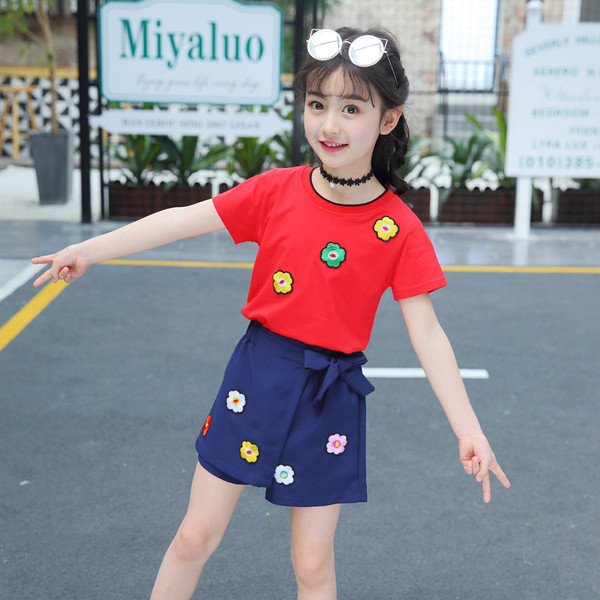 Modern gyerek szett kétrészes nadrágból és blúzból