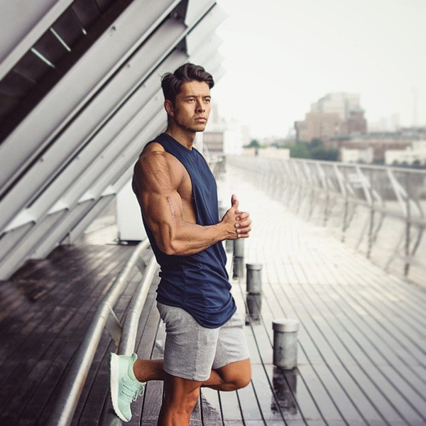 Férfi sport rövidnadrág három színben nyakkendővel