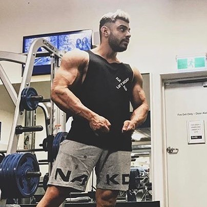 Alkalmi férfi rövidnadrág fekete és szürke felirattal