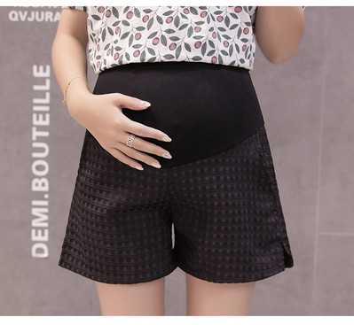 Pantaloni scurți pentru gravide în alb-negru