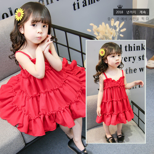 Modern gyerekruha piros pántokkal