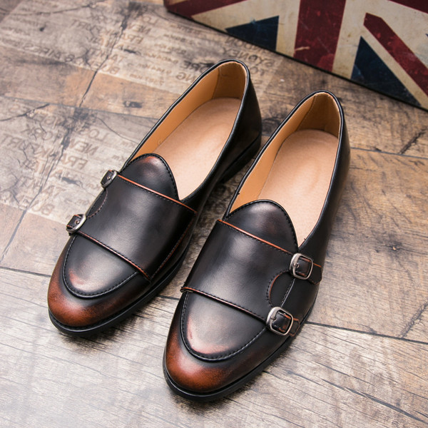 Modern férfi mokaszinok három színben, eko bőrből, fém elemekkel