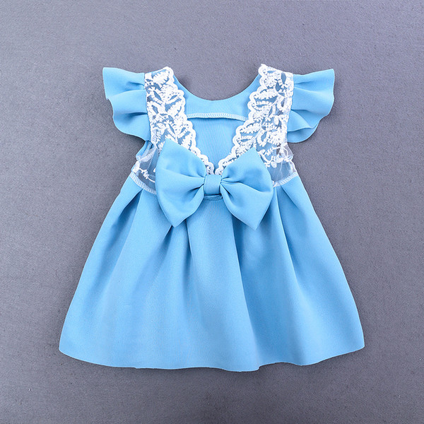 Stílusos gyerekruha rózsaszín és kék színben, szalaggal és csipkével