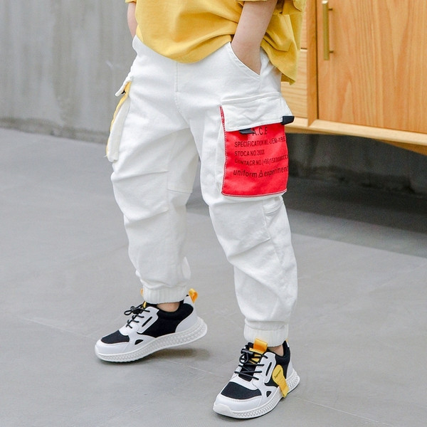 Stílusos gyereknadrág fehér és barna színben