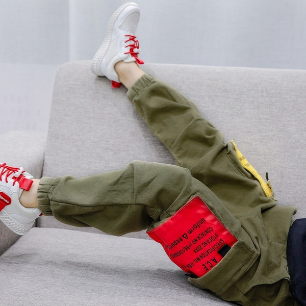 Stílusos gyereknadrág fehér és barna színben