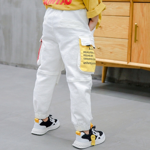 Stílusos gyereknadrág fehér és barna színben