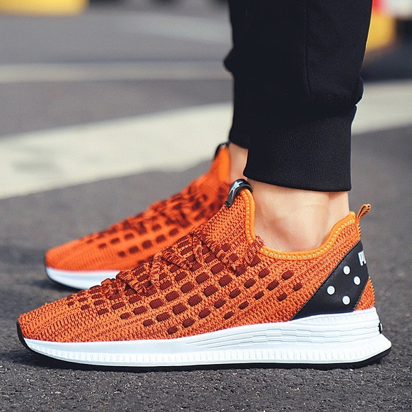 Modern férfi tornacipő négy színben