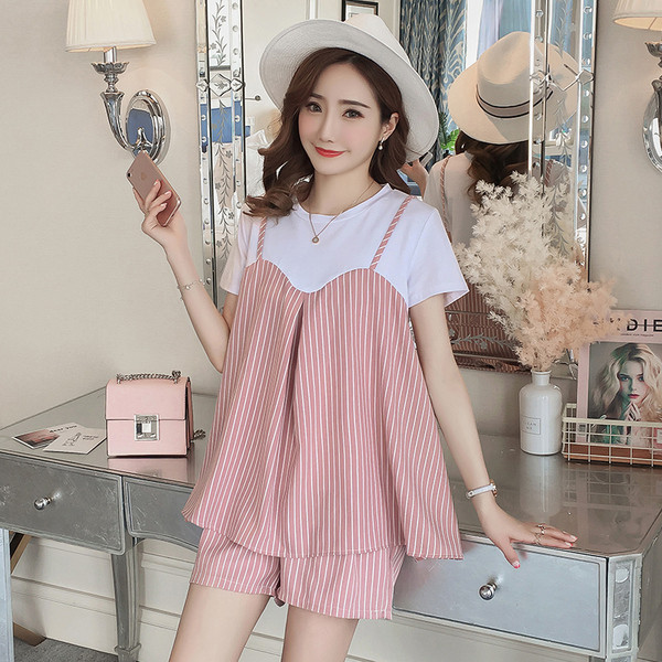 Καλοκαιρινό σετ για έγκυες γυναίκες, συμπεριλαμβανομένου του T-shirt και των σορτς σε δύο χρώματα