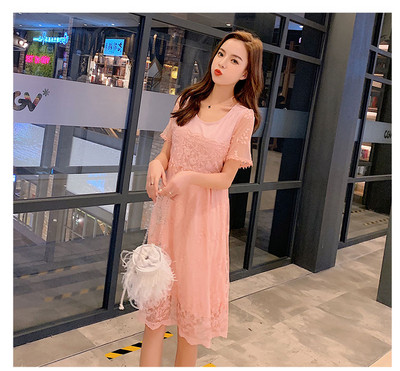 Stílusos ruha terhes nőknek rövid ujjú, csipkével több színben