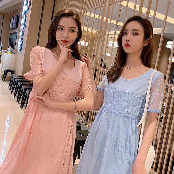 Stílusos ruha terhes nőknek rövid ujjú, csipkével több színben