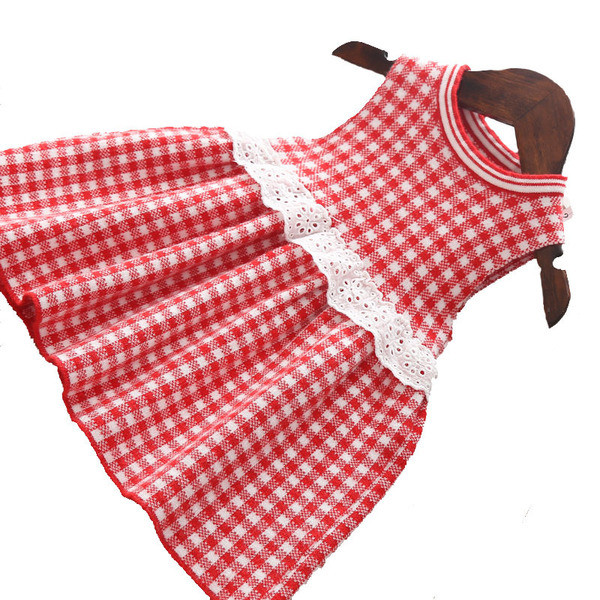 Rochie moderna pentru copii in carouri in trei culori cu dantela