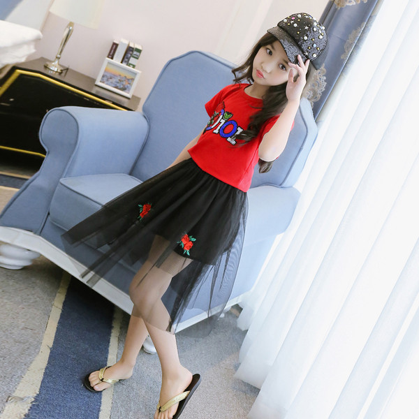 Set pentru copii elegant din două părți cu paiete și broderie