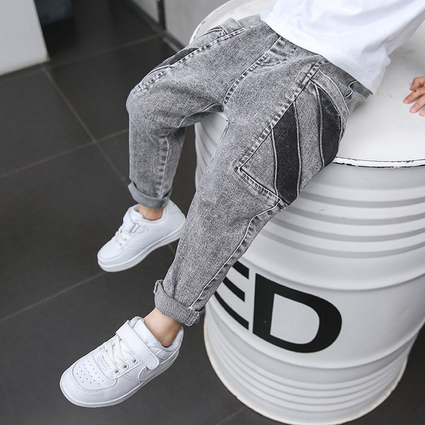 Κομψά παιδικά τζιν σε γκρι χρώμα