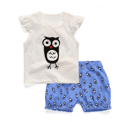 Ένα αθλητικό σετ για κορίτσια - μπλούζα και παντελόνι