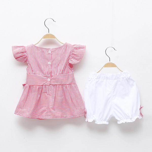 Kétrészes, két színű szalaggal ellátott, napi gyerekkészlet