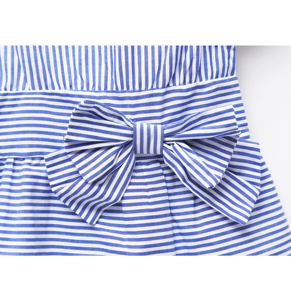 Kétrészes, két színű szalaggal ellátott, napi gyerekkészlet