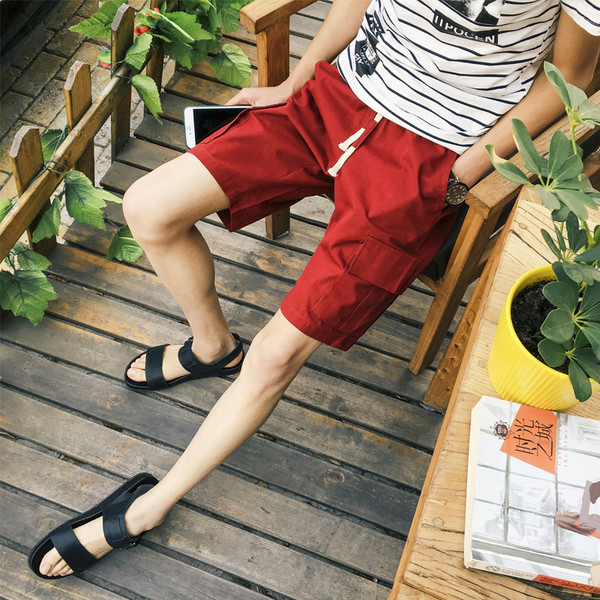 Divatos férfi rövidnadrág több színben, zsebekkel