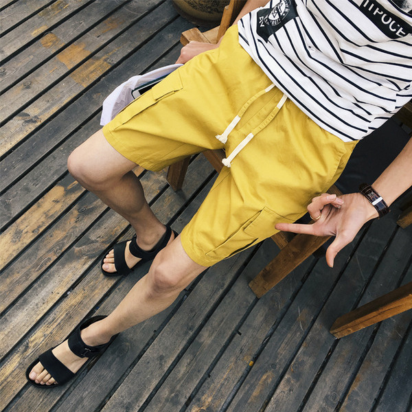 Divatos férfi rövidnadrág több színben, zsebekkel