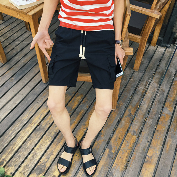 Divatos férfi rövidnadrág több színben, zsebekkel