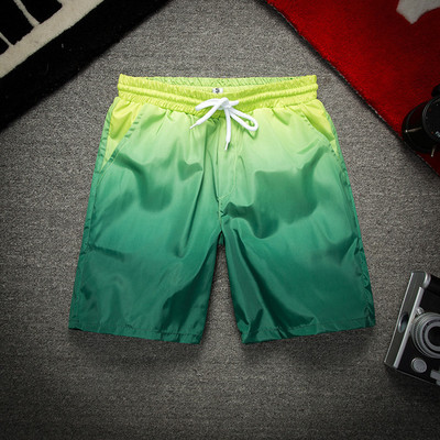 Modern férfi rövidnadrág irizáló színekben