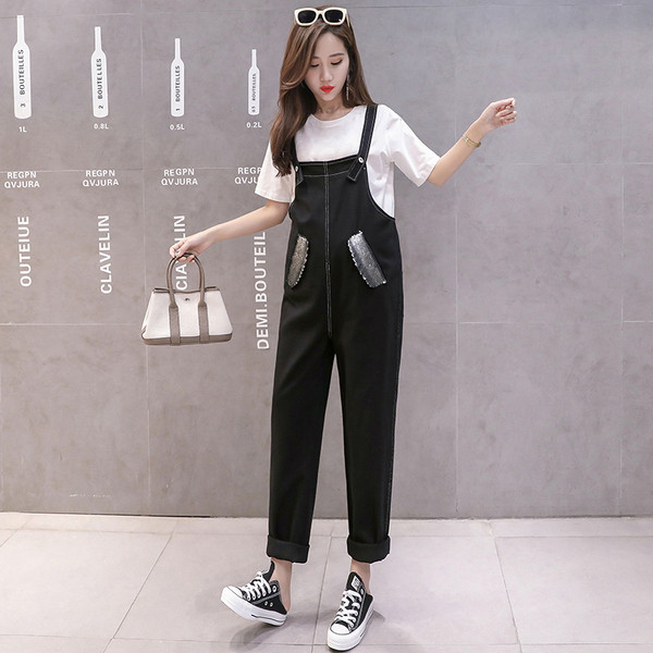 Μοντέρνες φόρμες για έγκυες γυναίκες σε μαύρο χρώμα με πούλιες