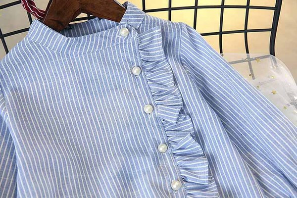 Cămașă modernă pentru copii pentru fete cu element perlat în albastru