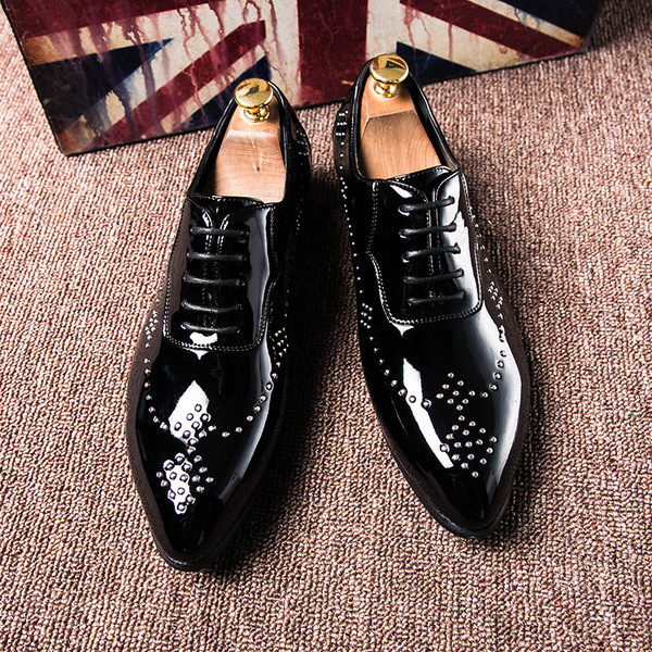 Pantofi barbatesti eleganti din piele ecologica cu lac si model ascutit