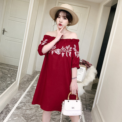 Rochie moderna pentru gravide cu maneci cazute si broderie in doua culori