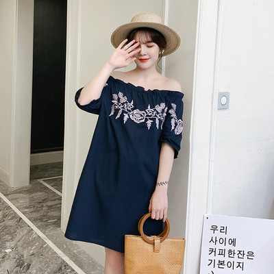 Rochie moderna pentru gravide cu maneci cazute si broderie in doua culori