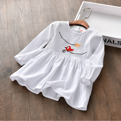 Детска рокля с дълъг ръкав и бродерия в бял цвят 