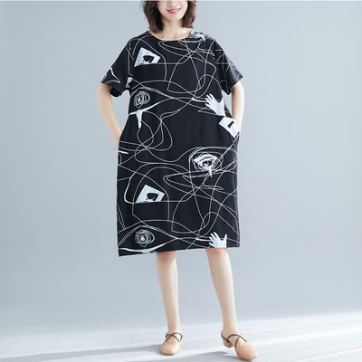 Alkalmi ruha terhes nőknek fekete színben, mintával