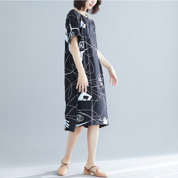 Alkalmi ruha terhes nőknek fekete színben, mintával