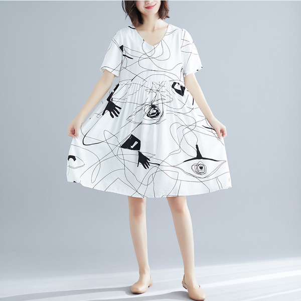 Rochie moderna pentru gravide in alb cu model