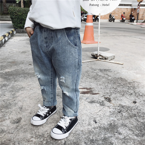 Lezser gyerekfarmer szakadt motívummal