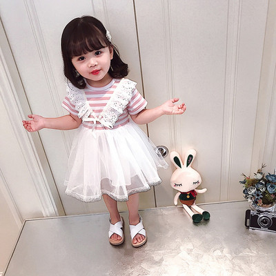 Modern csíkos ruha lányoknak tüllvel