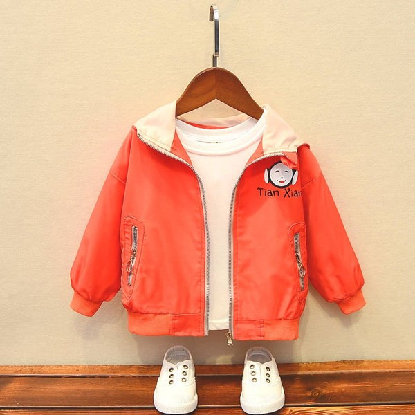 Sport-hétköznapi gyerekkabát lányoknak és fiúknak 3D elemmel