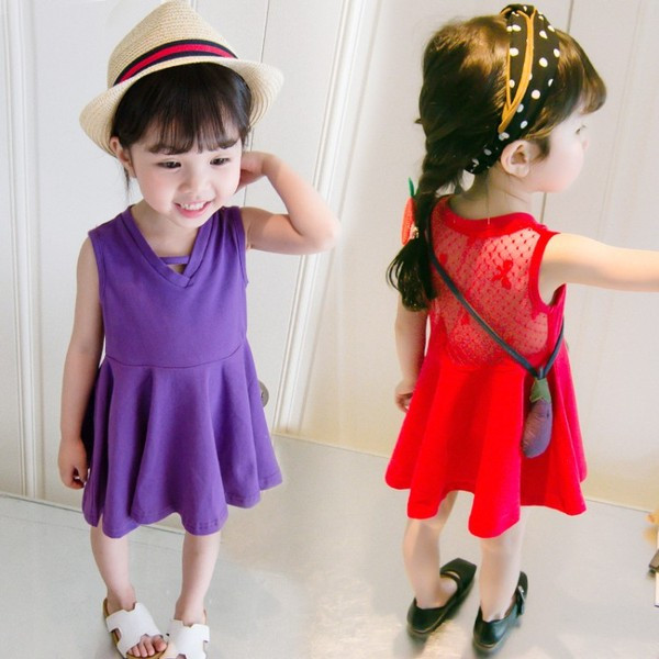 Új modell gyerekruha csipkével piros és lila színben