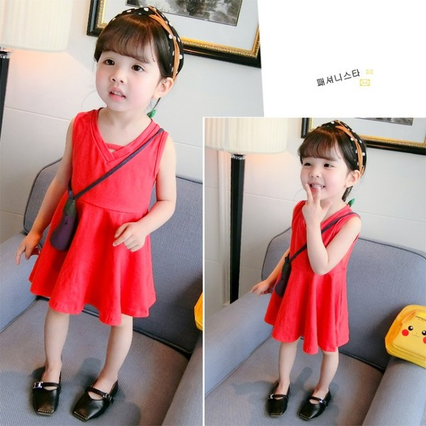 Új modell gyerekruha csipkével piros és lila színben