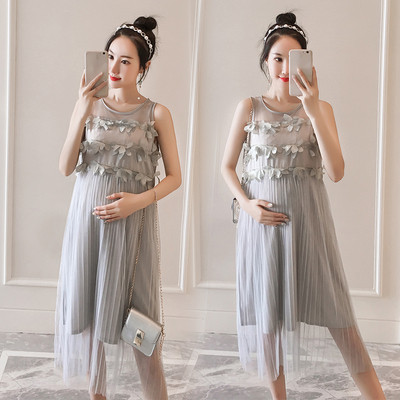 Елегантна рокля за бременни жени с широки презрамки в сив цвят