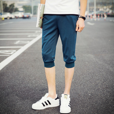 Több színben feliratos férfi alkalmi rövidnadrág