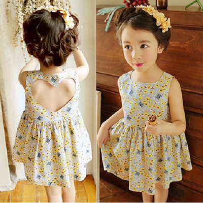 Стилна детска рокля разкроен с  флорални мотиви 