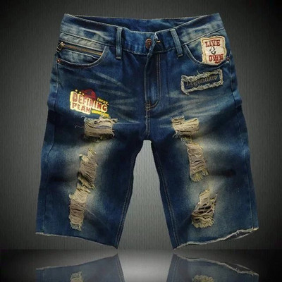Blugi scurti moderni pentru bărbați cu aplicații și motive rupte
