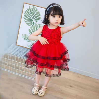 Elegáns gyerekruha fehér és piros színben, csipkével