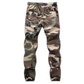 Pantaloni casual barbatesti cu model de camuflaj