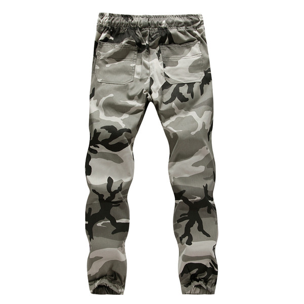 Pantaloni casual barbatesti cu model de camuflaj