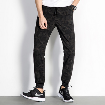 Sport és alkalmi férfi nadrág zsebekkel