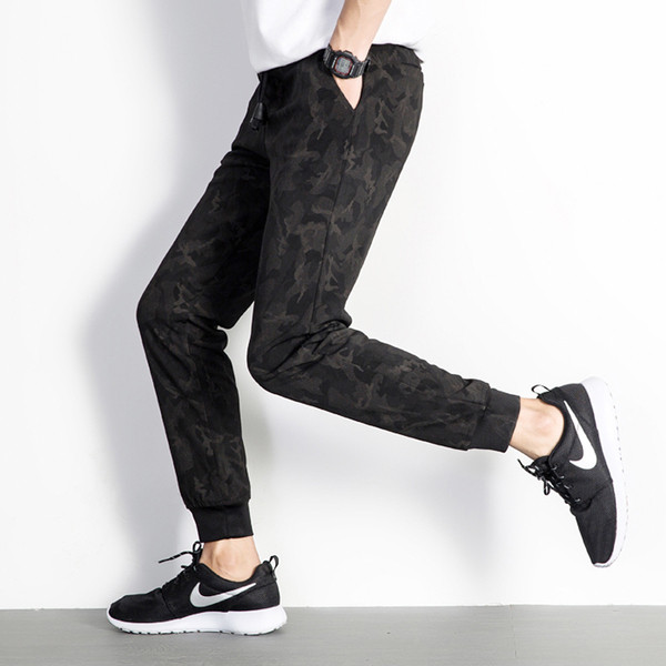 Sport és alkalmi férfi nadrág zsebekkel