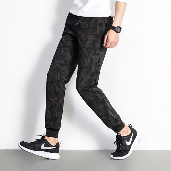 Sport és alkalmi férfi nadrág zsebekkel